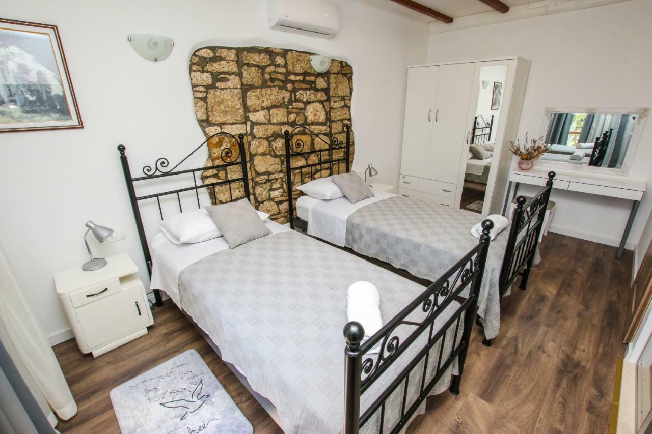 Villa Alma Kaštelir Extérieur photo
